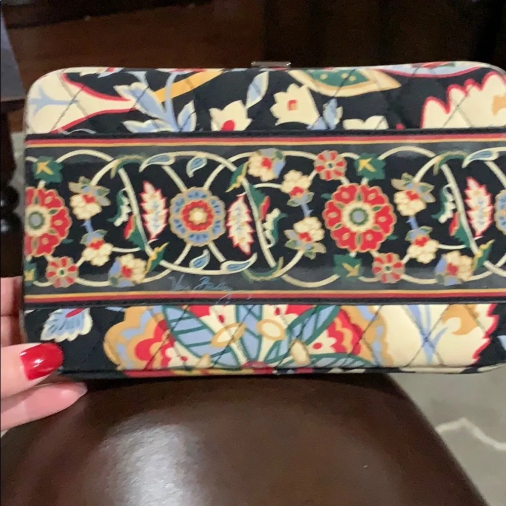 Vera Bradley 2010 Versailles quilted cloth clutch